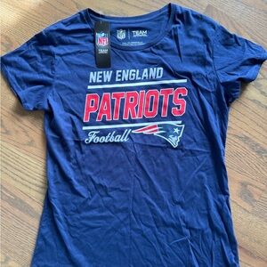 NFL New England Patriots Women’s Tee - Navy and Red - NWT - Size L